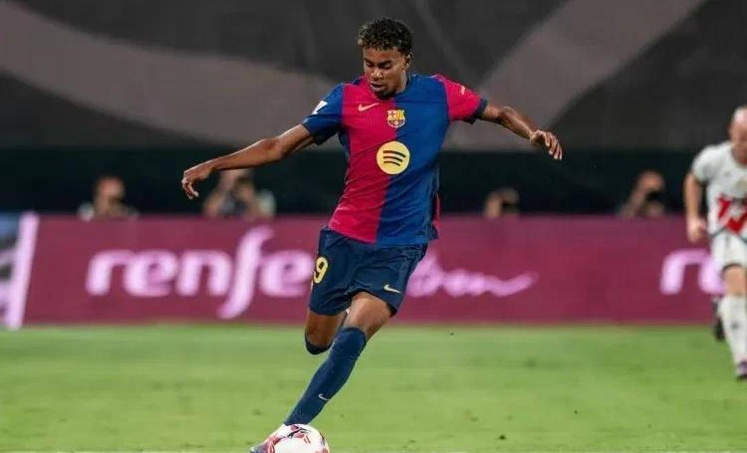 大谷翔平在 2022 年达成 30 轰、10 胜，成为贝比鲁斯后的历史第一人