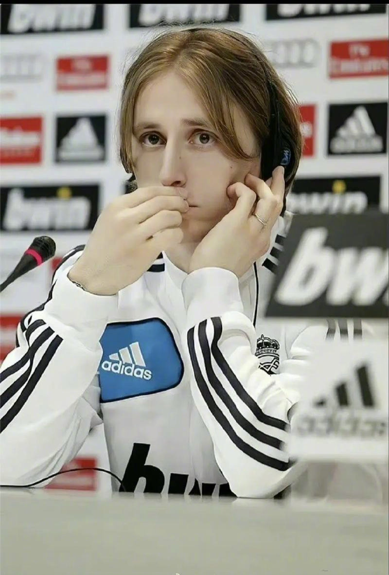 于帕梅卡诺：我对赛季首球很满意，续约与否与钱无关